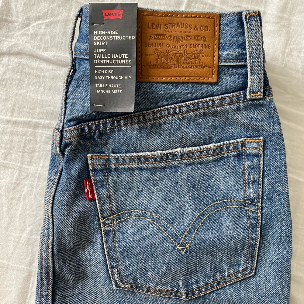 Levi’s High Rise Deconstructed Skirt - Picture 3 of 6